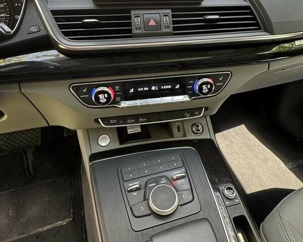 Белый Ауди Ку 5, объемом двигателя 1.97 л и пробегом 102 тыс. км за 24900 $, фото 8 на Automoto.ua