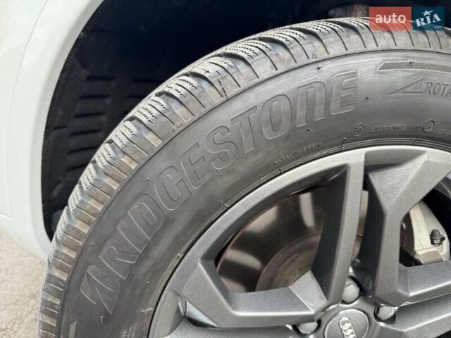 Белый Ауди Ку 5, объемом двигателя 1.98 л и пробегом 102 тыс. км за 27000 $, фото 27 на Automoto.ua