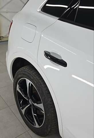 Білий Ауді Ку 5, об'ємом двигуна 1.98 л та пробігом 76 тис. км за 35000 $, фото 4 на Automoto.ua