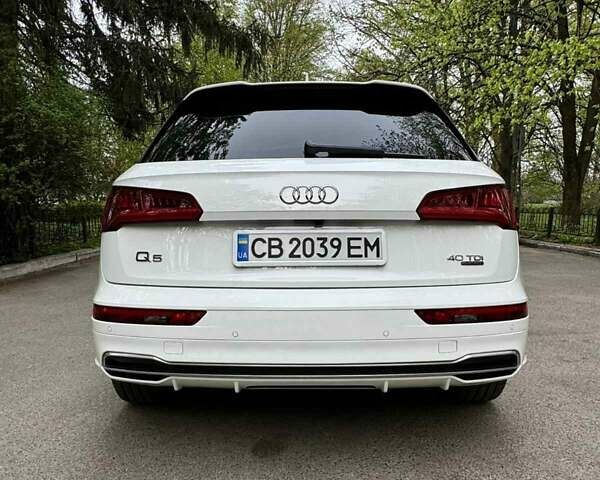 Белый Ауди Ку 5, объемом двигателя 1.97 л и пробегом 175 тыс. км за 34500 $, фото 3 на Automoto.ua