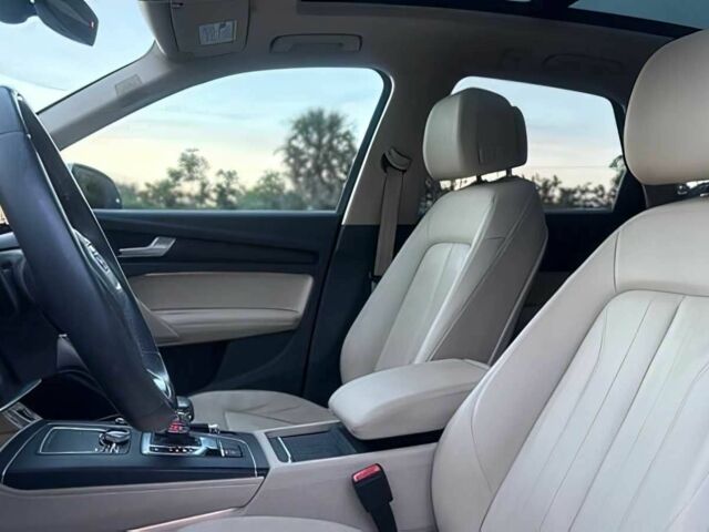 Білий Ауді Ку 5, об'ємом двигуна 2 л та пробігом 44 тис. км за 14000 $, фото 8 на Automoto.ua