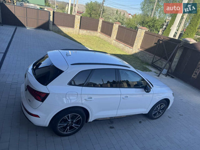 Белый Ауди Ку 5, объемом двигателя 1.97 л и пробегом 215 тыс. км за 32900 $, фото 7 на Automoto.ua