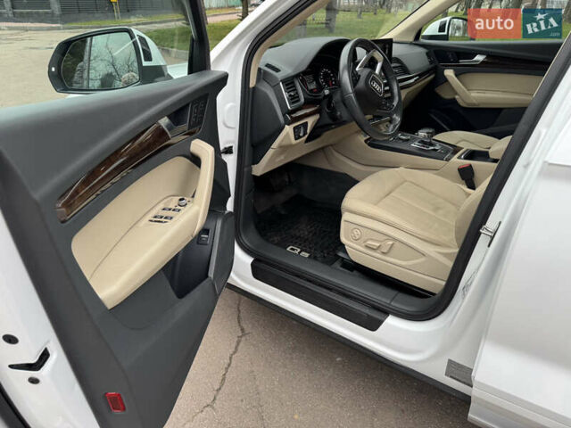 Белый Ауди Ку 5, объемом двигателя 1.98 л и пробегом 118 тыс. км за 25500 $, фото 11 на Automoto.ua