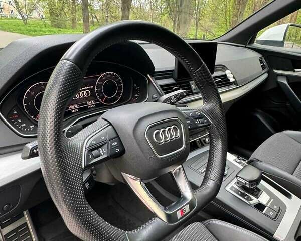 Белый Ауди Ку 5, объемом двигателя 1.97 л и пробегом 175 тыс. км за 34500 $, фото 6 на Automoto.ua