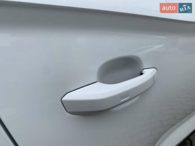 Белый Ауди Ку 5, объемом двигателя 2 л и пробегом 188 тыс. км за 31700 $, фото 54 на Automoto.ua