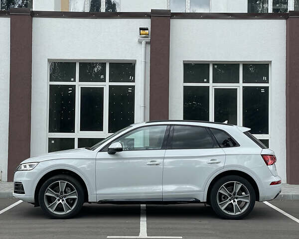 Белый Ауди Ку 5, объемом двигателя 1.98 л и пробегом 21 тыс. км за 30950 $, фото 2 на Automoto.ua