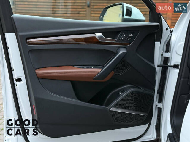 Белый Ауди Ку 5, объемом двигателя 1.98 л и пробегом 67 тыс. км за 30000 $, фото 13 на Automoto.ua