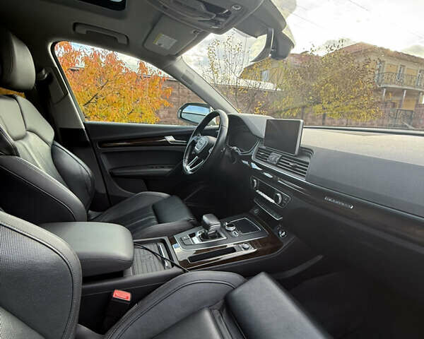 Білий Ауді Ку 5, об'ємом двигуна 1.98 л та пробігом 211 тис. км за 22300 $, фото 23 на Automoto.ua