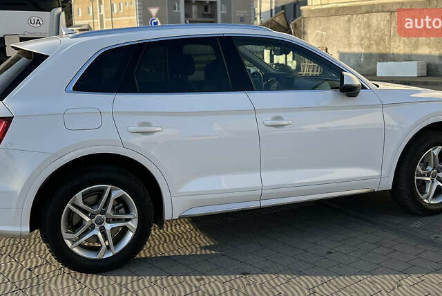 Белый Ауди Ку 5, объемом двигателя 1.98 л и пробегом 92 тыс. км за 28500 $, фото 4 на Automoto.ua