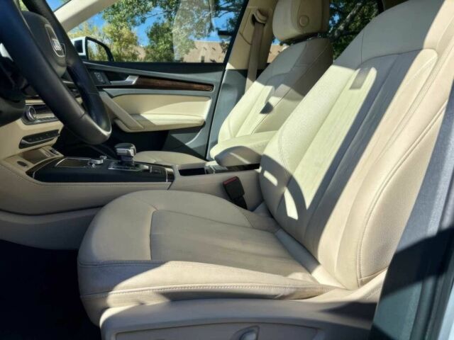 Белый Ауди Ку 5, объемом двигателя 2 л и пробегом 37 тыс. км за 11000 $, фото 6 на Automoto.ua