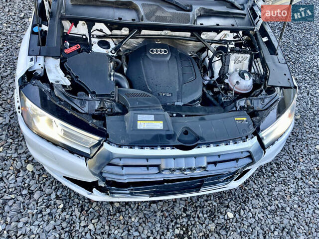 Білий Ауді Ку 5, об'ємом двигуна 1.98 л та пробігом 148 тис. км за 16400 $, фото 12 на Automoto.ua