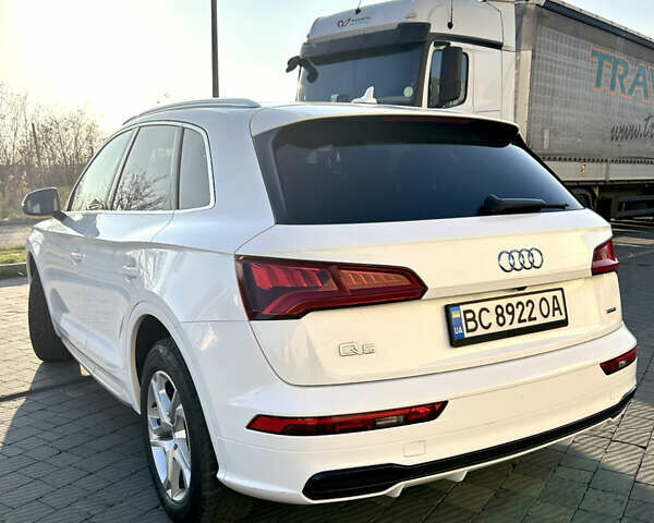 Белый Ауди Ку 5, объемом двигателя 1.98 л и пробегом 92 тыс. км за 28500 $, фото 2 на Automoto.ua