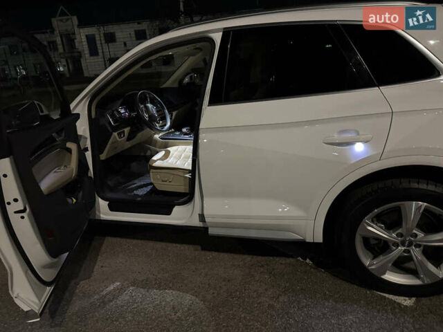 Белый Ауди Ку 5, объемом двигателя 1.98 л и пробегом 118 тыс. км за 25500 $, фото 24 на Automoto.ua