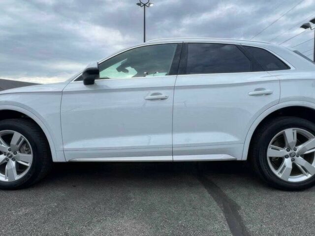 Білий Ауді Ку 5, об'ємом двигуна 2 л та пробігом 36 тис. км за 12500 $, фото 7 на Automoto.ua