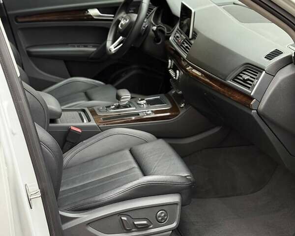 Белый Ауди Ку 5, объемом двигателя 1.98 л и пробегом 88 тыс. км за 26900 $, фото 18 на Automoto.ua