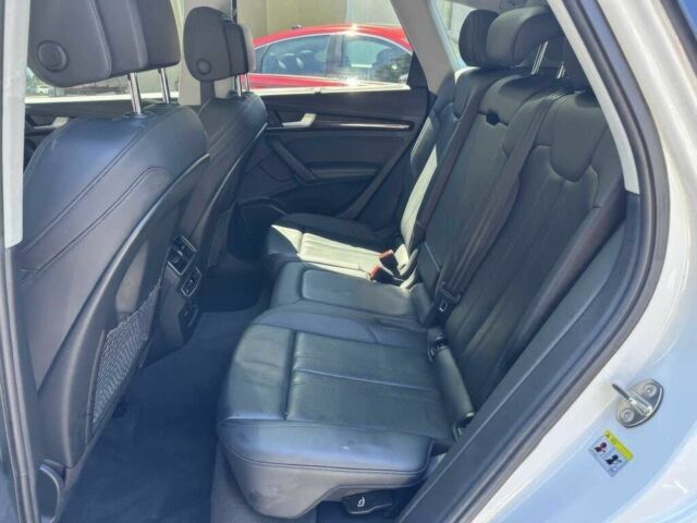 Белый Ауди Ку 5, объемом двигателя 2 л и пробегом 38 тыс. км за 12500 $, фото 17 на Automoto.ua