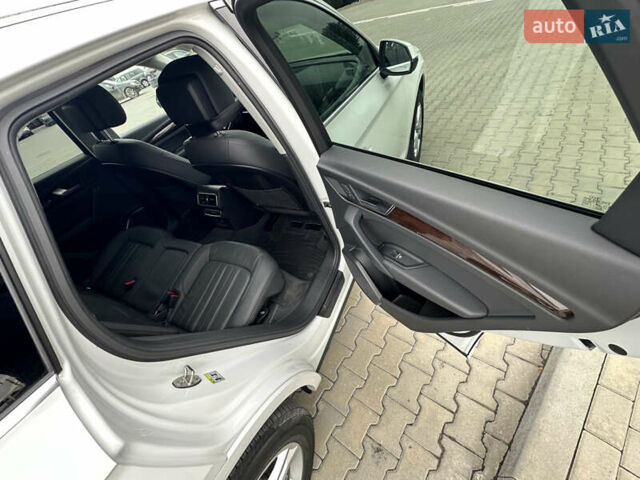 Ауди Ку 5 2019 в Тернополе на Automoto.ua Белый Ауди Ку 5, объемом двигателя 2 л и пробегом 64 тыс. км за 24700 $, фото 14 на Automoto.ua