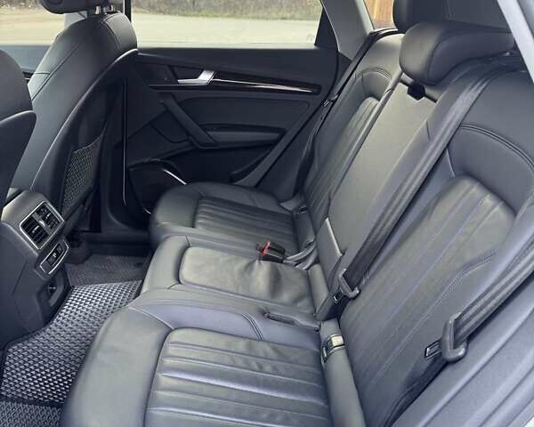 Белый Ауди Ку 5, объемом двигателя 1.98 л и пробегом 102 тыс. км за 27000 $, фото 8 на Automoto.ua