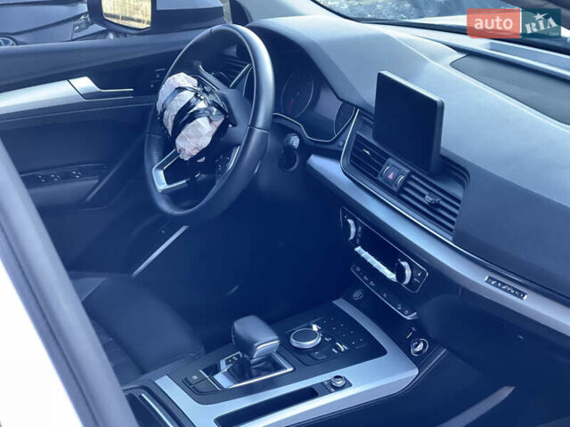 Білий Ауді Ку 5, об'ємом двигуна 1.98 л та пробігом 148 тис. км за 16400 $, фото 33 на Automoto.ua