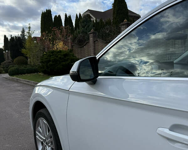 Білий Ауді Ку 5, об'ємом двигуна 1.98 л та пробігом 211 тис. км за 22300 $, фото 6 на Automoto.ua