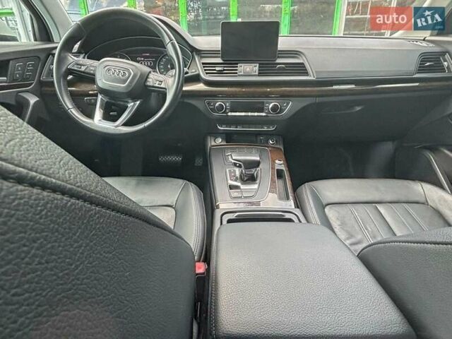 Білий Ауді Ку 5, об'ємом двигуна 1.98 л та пробігом 111 тис. км за 9500 $, фото 8 на Automoto.ua