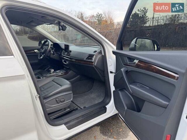 Белый Ауди Ку 5, объемом двигателя 1.98 л и пробегом 102 тыс. км за 27000 $, фото 10 на Automoto.ua