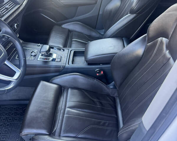 Белый Ауди Ку 5, объемом двигателя 1.97 л и пробегом 215 тыс. км за 32900 $, фото 14 на Automoto.ua