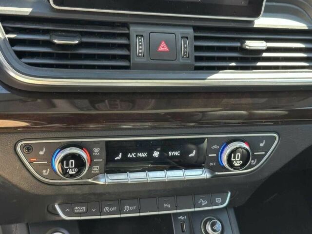 Белый Ауди Ку 5, объемом двигателя 2 л и пробегом 38 тыс. км за 12500 $, фото 10 на Automoto.ua