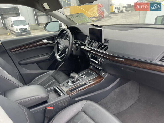 Белый Ауди Ку 5, объемом двигателя 2 л и пробегом 240 тыс. км за 15700 $, фото 8 на Automoto.ua