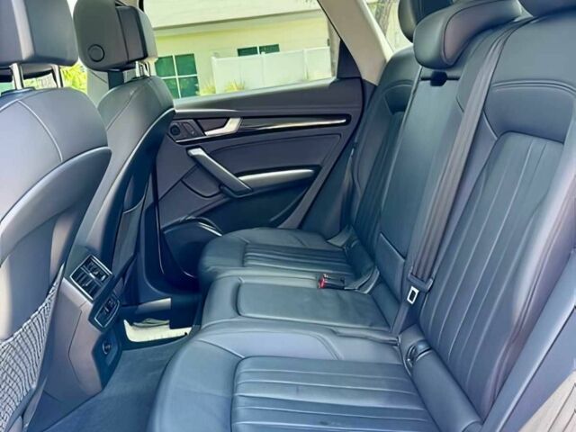 Білий Ауді Ку 5, об'ємом двигуна 2 л та пробігом 67 тис. км за 13000 $, фото 12 на Automoto.ua
