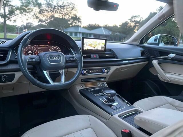 Білий Ауді Ку 5, об'ємом двигуна 2 л та пробігом 44 тис. км за 14000 $, фото 9 на Automoto.ua