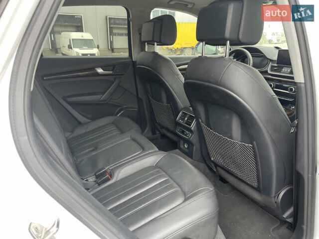 Белый Ауди Ку 5, объемом двигателя 2 л и пробегом 240 тыс. км за 15700 $, фото 7 на Automoto.ua