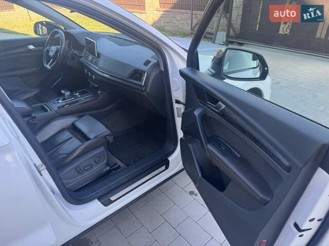 Белый Ауди Ку 5, объемом двигателя 1.97 л и пробегом 215 тыс. км за 32900 $, фото 8 на Automoto.ua