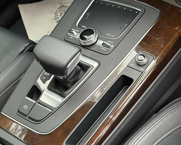 Белый Ауди Ку 5, объемом двигателя 1.98 л и пробегом 88 тыс. км за 26900 $, фото 25 на Automoto.ua