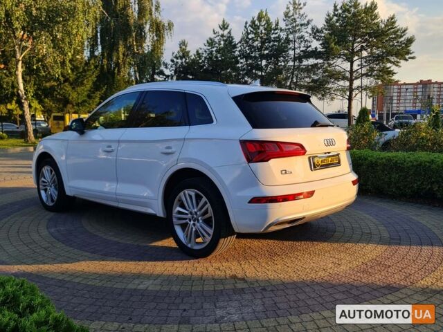 Белый Ауди Ку 5, объемом двигателя 2 л и пробегом 122 тыс. км за 29800 $, фото 4 на Automoto.ua