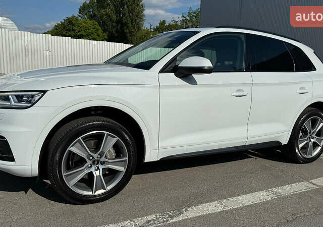 Белый Ауди Ку 5, объемом двигателя 1.98 л и пробегом 15 тыс. км за 34500 $, фото 4 на Automoto.ua