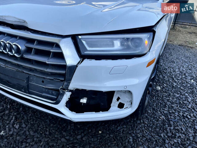 Білий Ауді Ку 5, об'ємом двигуна 1.98 л та пробігом 148 тис. км за 16400 $, фото 6 на Automoto.ua