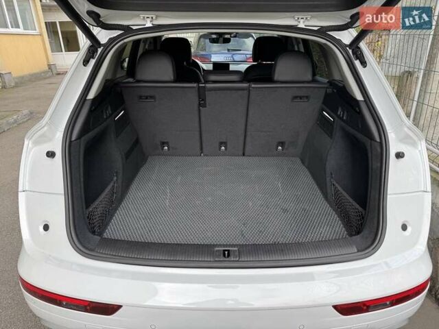 Белый Ауди Ку 5, объемом двигателя 1.98 л и пробегом 102 тыс. км за 27000 $, фото 25 на Automoto.ua