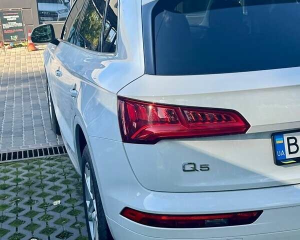 Ауди Ку 5 2019 в Тернополе на Automoto.ua Белый Ауди Ку 5, объемом двигателя 1.98 л и пробегом 88 тыс. км за 26500 $, фото 6 на Automoto.ua