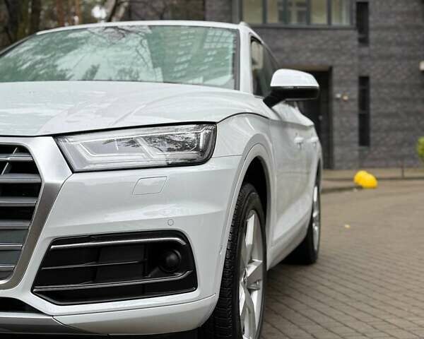 Белый Ауди Ку 5, объемом двигателя 1.98 л и пробегом 88 тыс. км за 26900 $, фото 2 на Automoto.ua