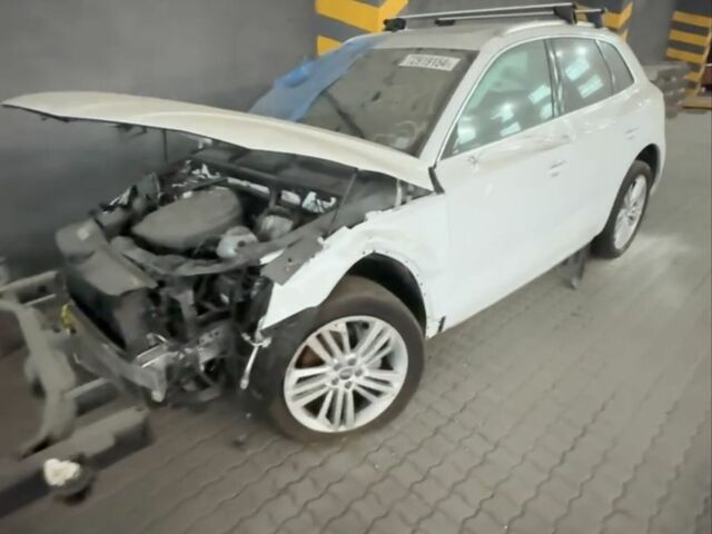 Белый Ауди Ку 5, объемом двигателя 2 л и пробегом 68 тыс. км за 6500 $, фото 10 на Automoto.ua