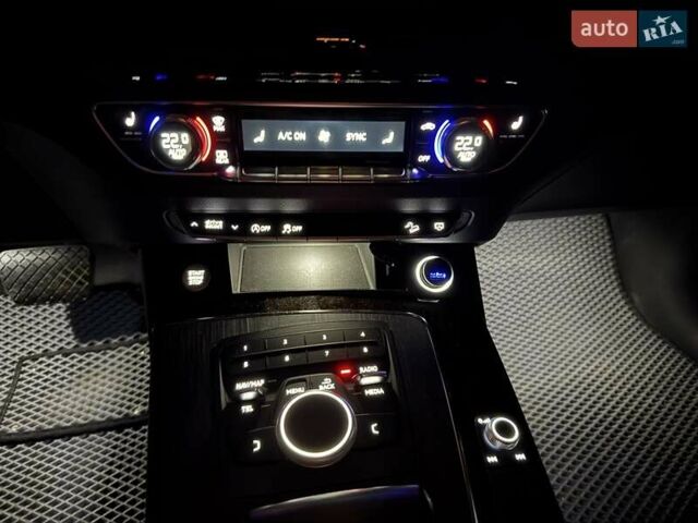 Белый Ауди Ку 5, объемом двигателя 1.98 л и пробегом 102 тыс. км за 27000 $, фото 20 на Automoto.ua