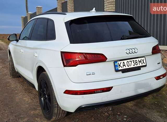 Белый Ауди Ку 5, объемом двигателя 1.98 л и пробегом 98 тыс. км за 35500 $, фото 5 на Automoto.ua