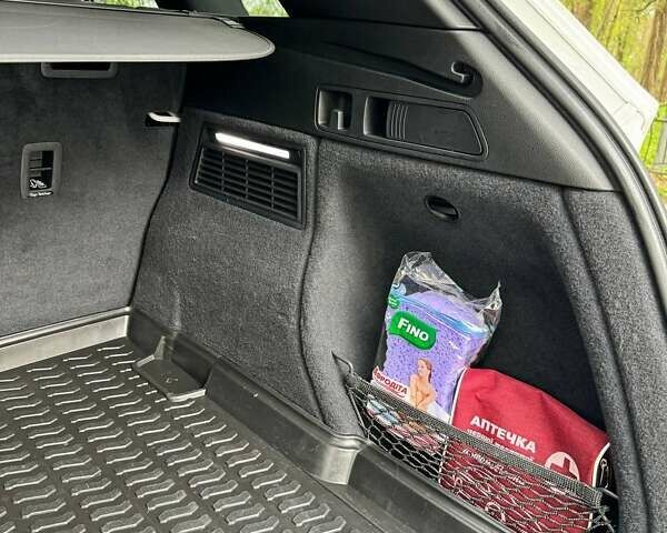 Белый Ауди Ку 5, объемом двигателя 1.97 л и пробегом 175 тыс. км за 34500 $, фото 14 на Automoto.ua