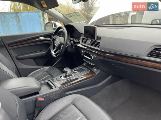 Белый Ауди Ку 5, объемом двигателя 2 л и пробегом 240 тыс. км за 15700 $, фото 14 на Automoto.ua