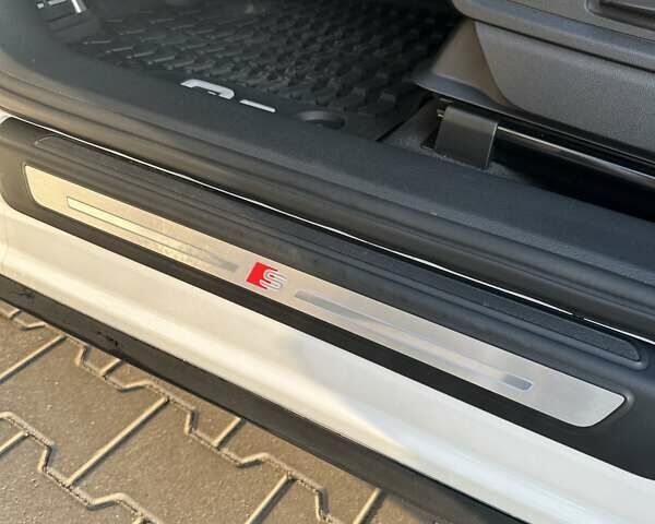 Білий Ауді Ку 5, об'ємом двигуна 2.97 л та пробігом 140 тис. км за 45698 $, фото 7 на Automoto.ua