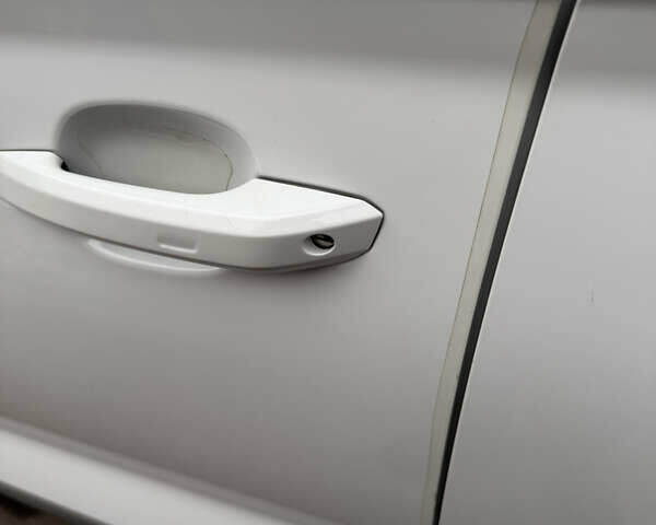 Белый Ауди Ку 5, объемом двигателя 1.98 л и пробегом 118 тыс. км за 25500 $, фото 20 на Automoto.ua