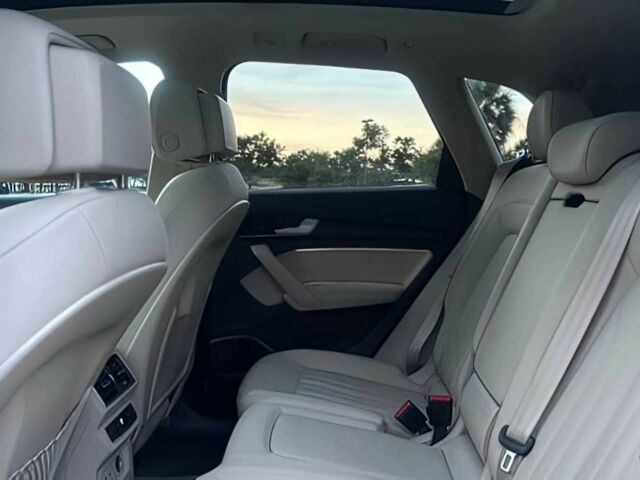 Білий Ауді Ку 5, об'ємом двигуна 2 л та пробігом 44 тис. км за 14000 $, фото 13 на Automoto.ua