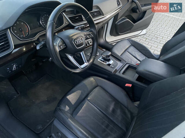 Білий Ауді Ку 5, об'ємом двигуна 2 л та пробігом 148 тис. км за 21500 $, фото 15 на Automoto.ua