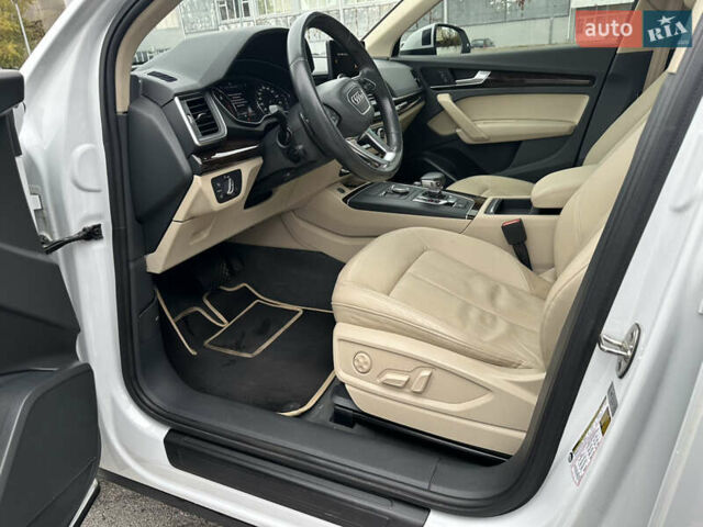 Білий Ауді Ку 5, об'ємом двигуна 1.98 л та пробігом 175 тис. км за 27000 $, фото 6 на Automoto.ua